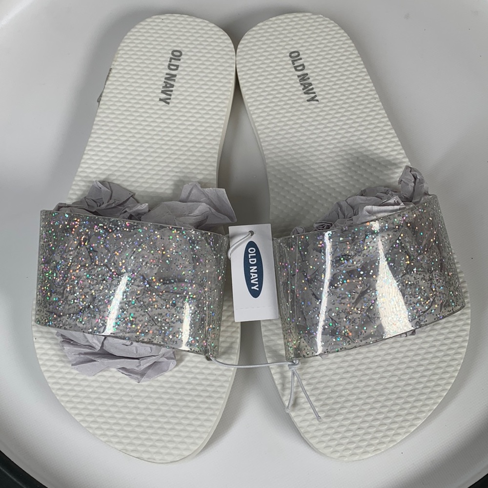 Girl’s glitter slides